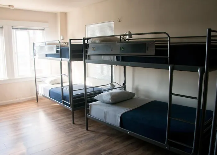 Melrose Hostel (Adults Only)